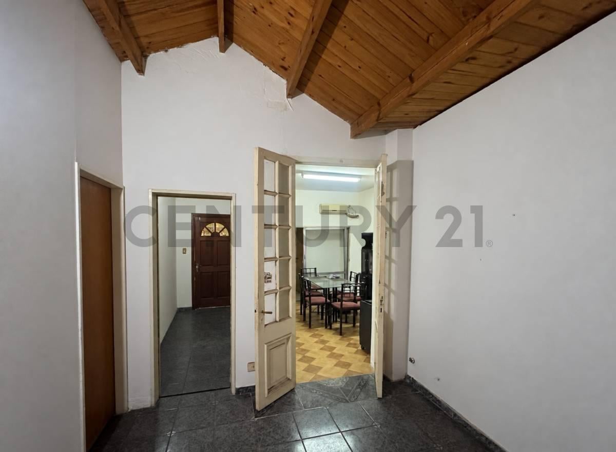 Foto de PH DE AMPLIAS DIMENSIONES, DOBLE ACCESO Y TERRAZA – NUEVA POMPEYA, imagen 1