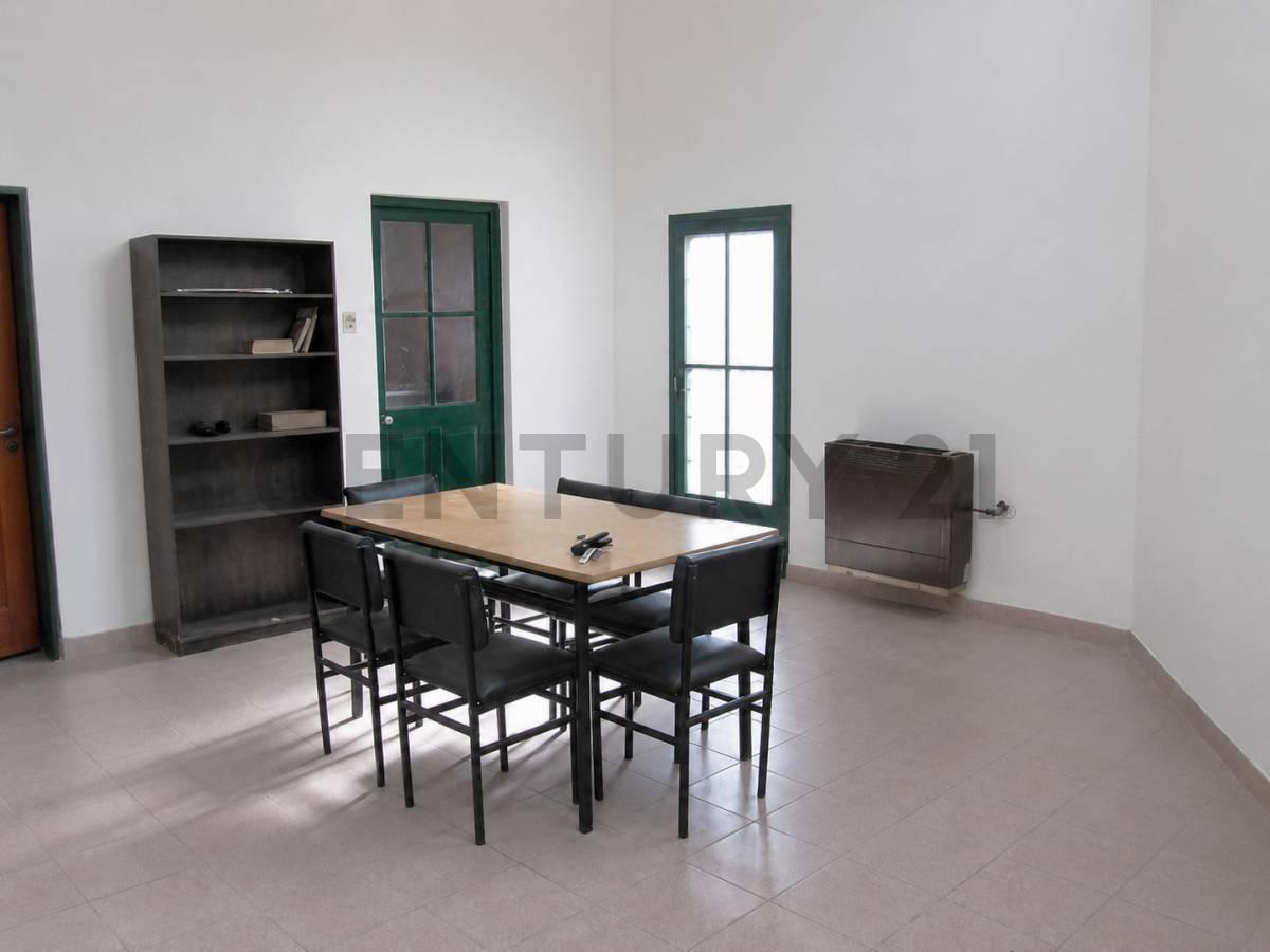 Foto de VENTA CASA CON LOTE PROPIO EN BARRACAS, imagen 3