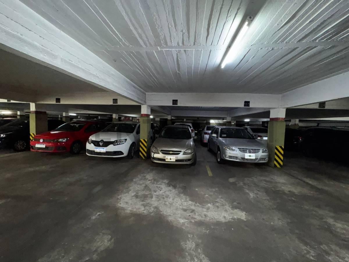 Foto de COCHERA en Planta Baja con acceso directo y seguridad 24hs - a metros, imagen 2