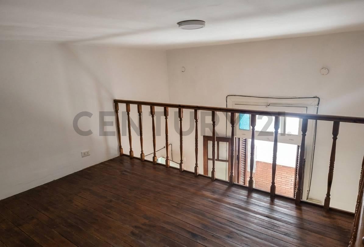 Foto de VENTA | PH 2 AMBIENTES CON ENTREPISO | PARQUE CHACABUCO, imagen 5