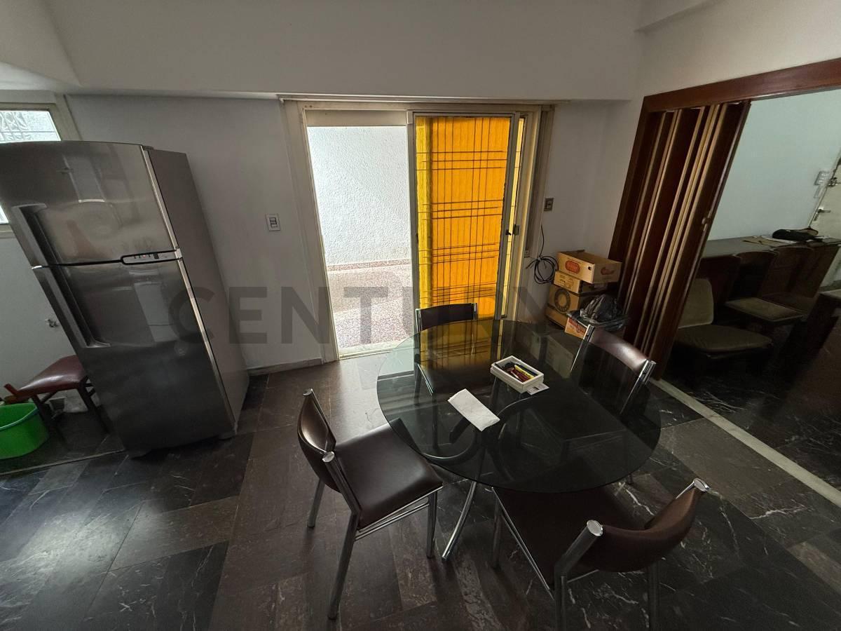 Foto de Casa de 5 ambientes en lote propio con pileta y cochera para 3 autos, imagen 5