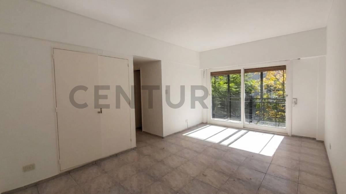 Foto de VENTA DEPARTAMENTO 3 AMBIENTES CON DEPENDENCIA EN ALMAGRO, imagen 1