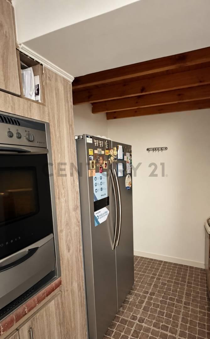 Foto de PH 5 ambientes con quincho y gran terraza de uso exclusivo – Almagro, imagen 2