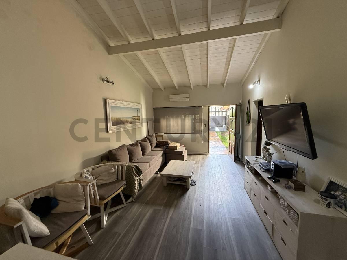 Foto de CASA 3 AMBIENTES CON PATIO, TERRAZA Y COCHERA EN SAN JUSTO, imagen 2