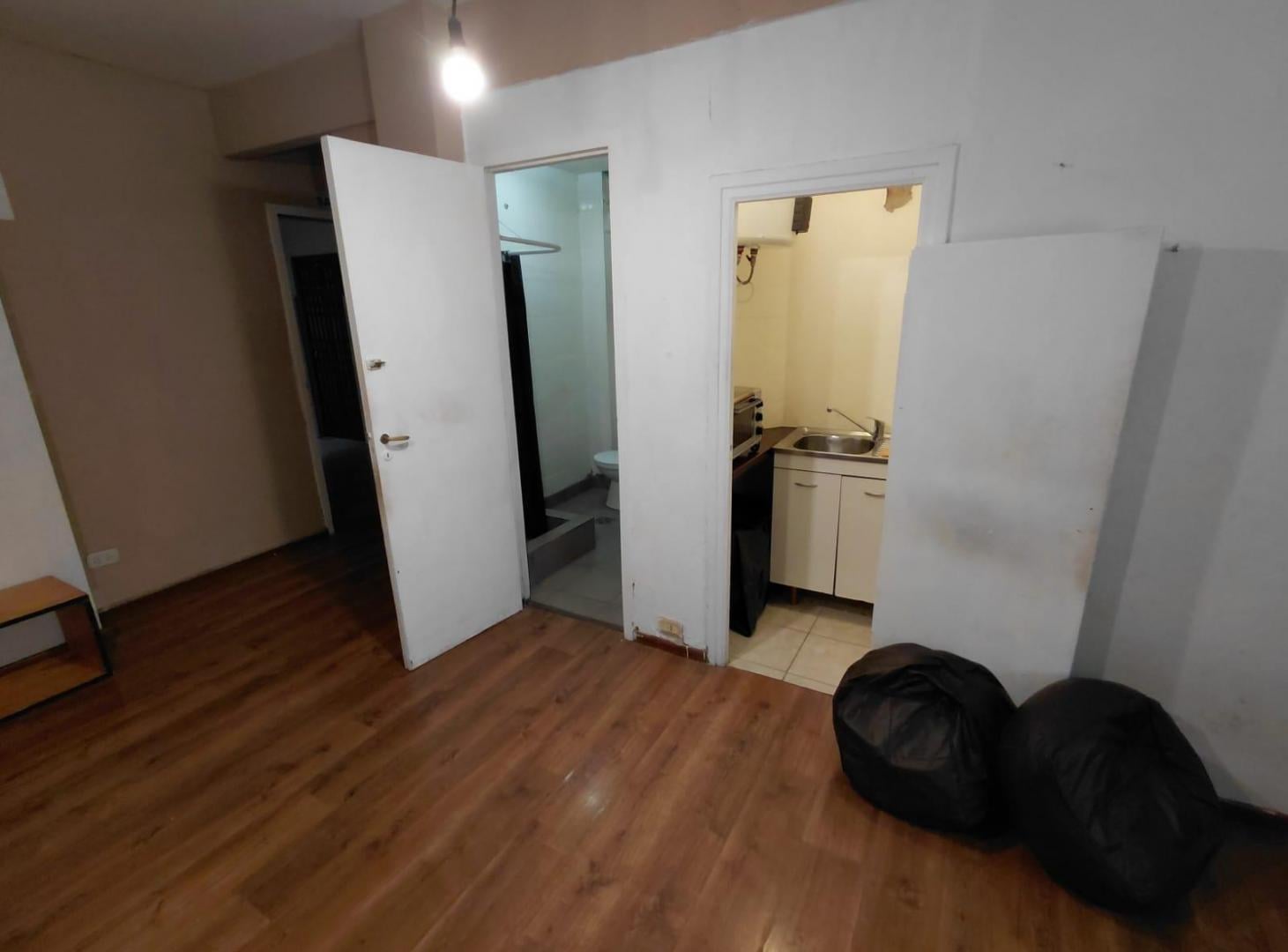 Foto de ALQUILER. MONOAMBIENTE/ Chacabuco 567 / San Telmo, imagen 3