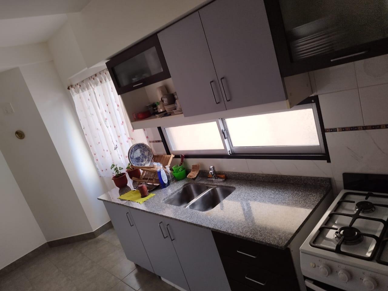 Foto de DEPARTAMENTO 2 AMBIENTES EN ALQUILER CON BALCÓN Y PILETA EN EL EDIFICIO, imagen 2