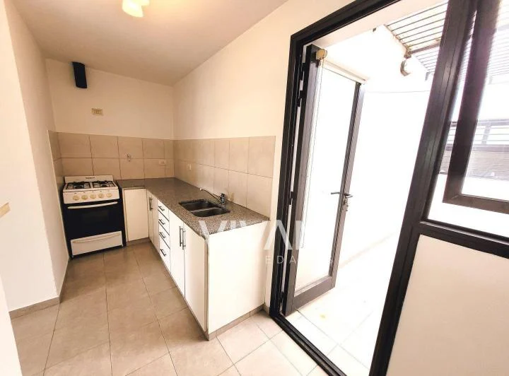 Alquiler MONOAMBIENTE PB C/ PATIO Boulevard 84 . LA PLATA 4