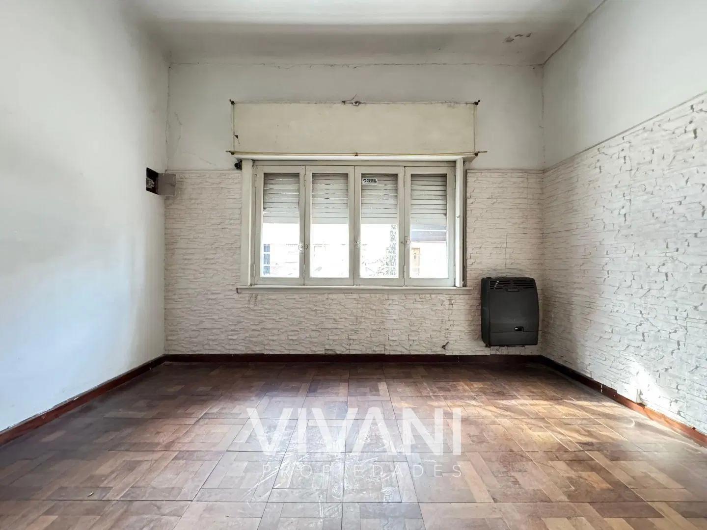 VENTA DE CASA- Calle 3 entre 66 y 67 2 dorm patio cochera 2
