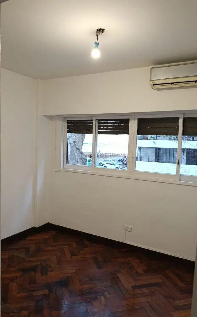 3 AMBIENTES MAS ESCRITORIO O TERCER DORMITORIO CON PATIO Y BALCON AL FRENTE 3