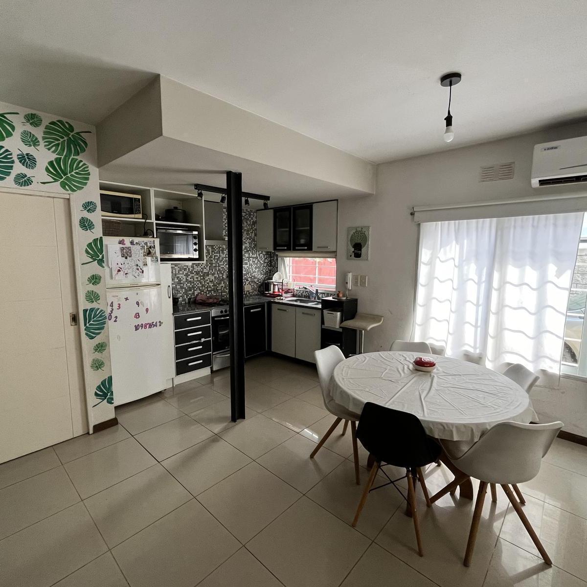 MITRE 2578, José Mármol - DUPLEX DOS DORMITORIOS AMPLIO FONDO Y GARAGE