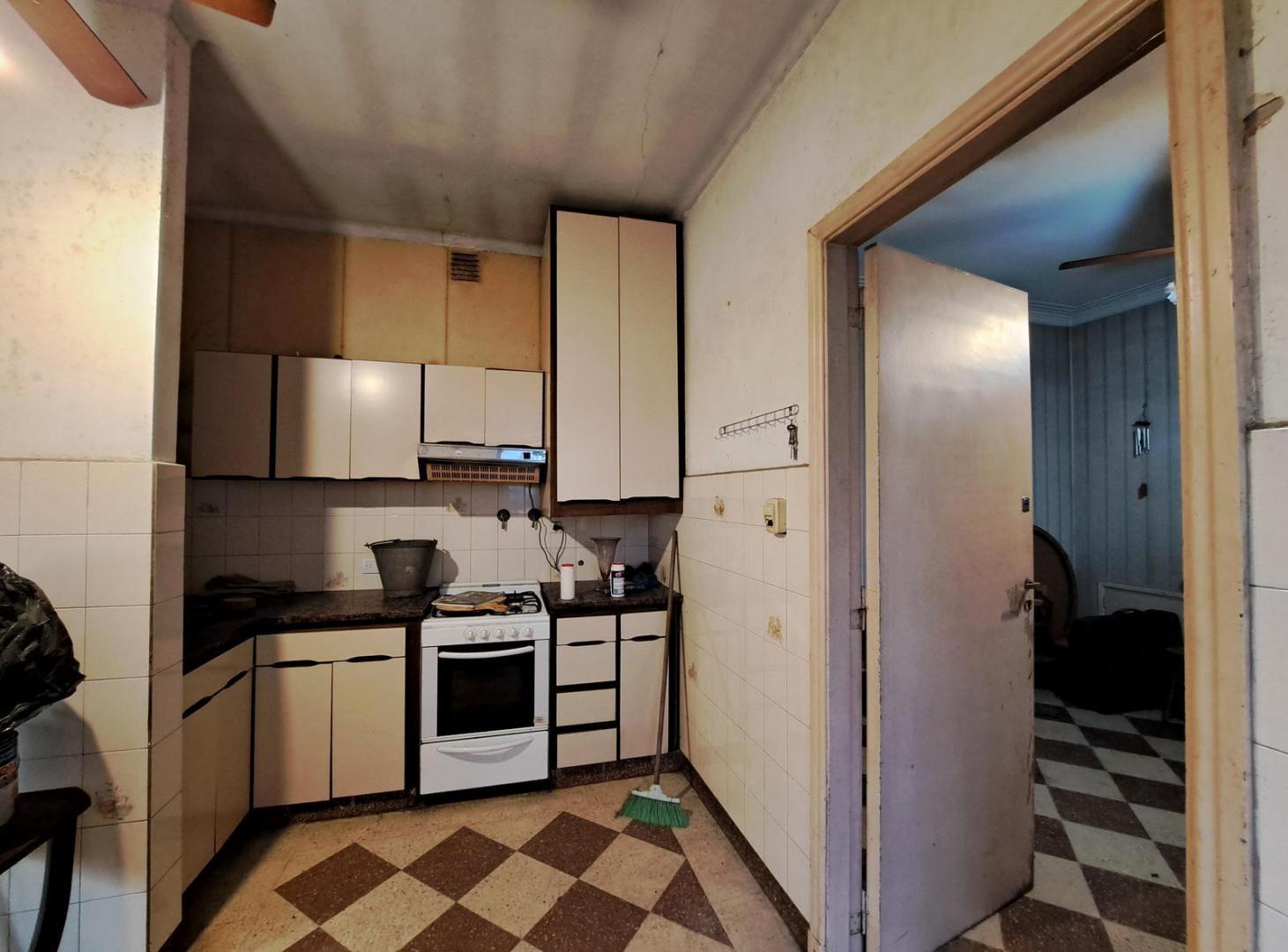 Foto de Canagllo 181, Temperley - CASA APTO FINES COMERCIALES Y/O PREOFESIONALES, imagen 2