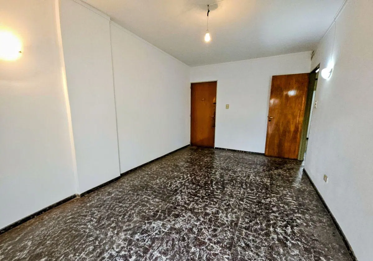 Departamento 2 dormitorios en venta en Alberdi 5
