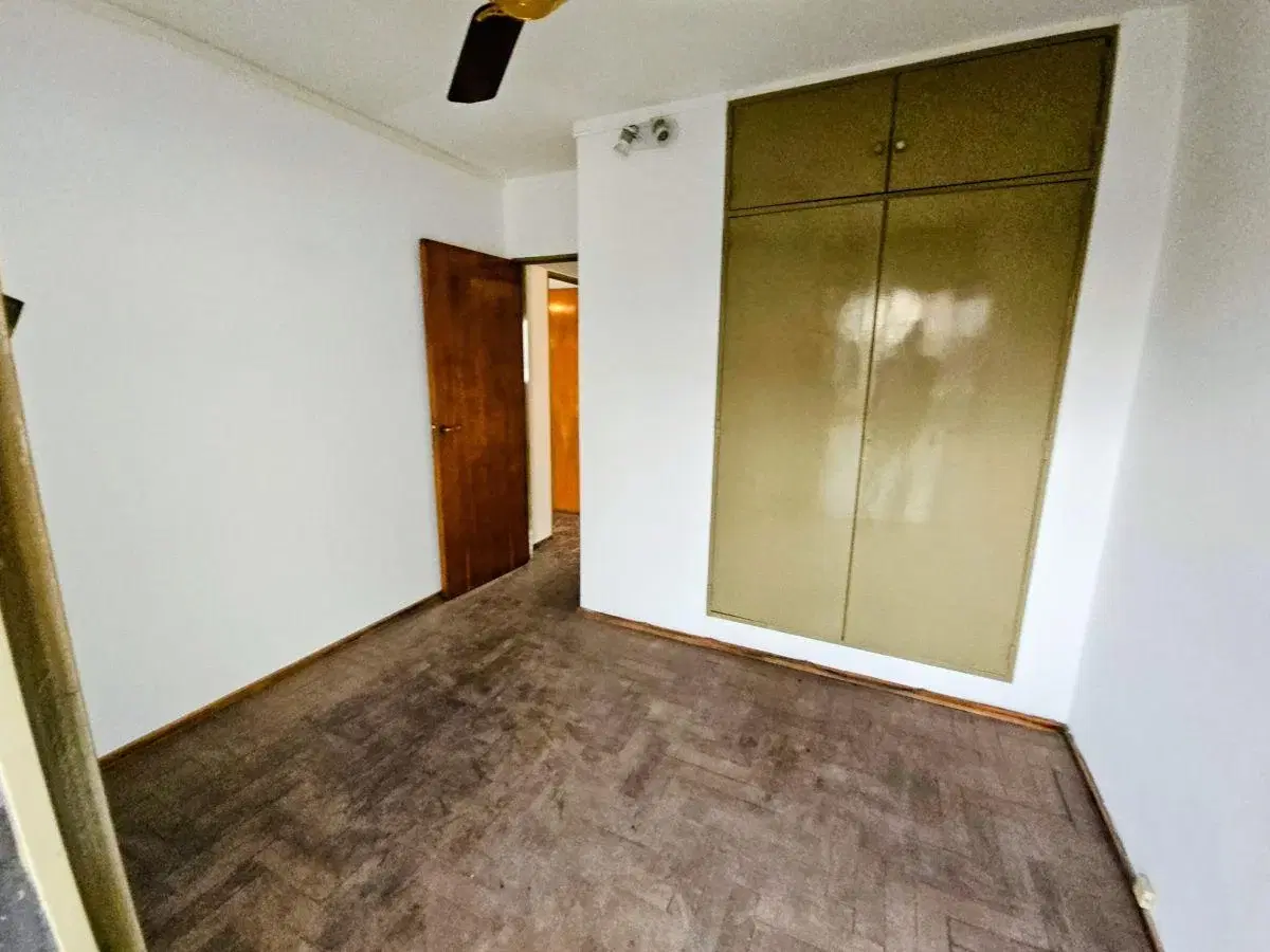 Departamento 2 dormitorios en venta en Alberdi 4