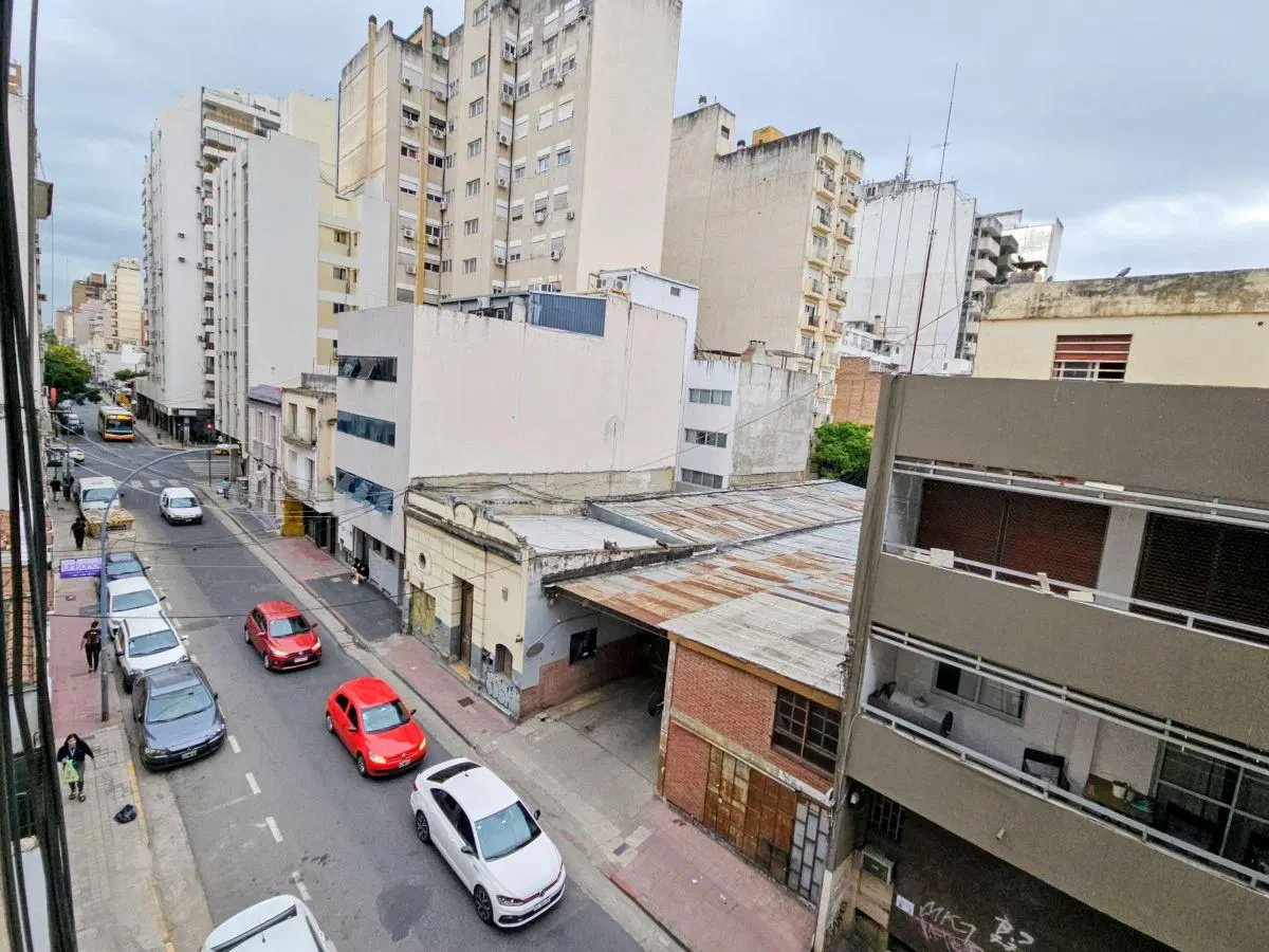 Departamento 2 dormitorios en venta en Alberdi 1