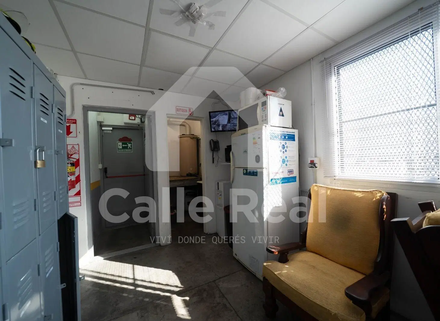Deposito en Villa Santa Rita 770 MTS2 TRIPLE A 4