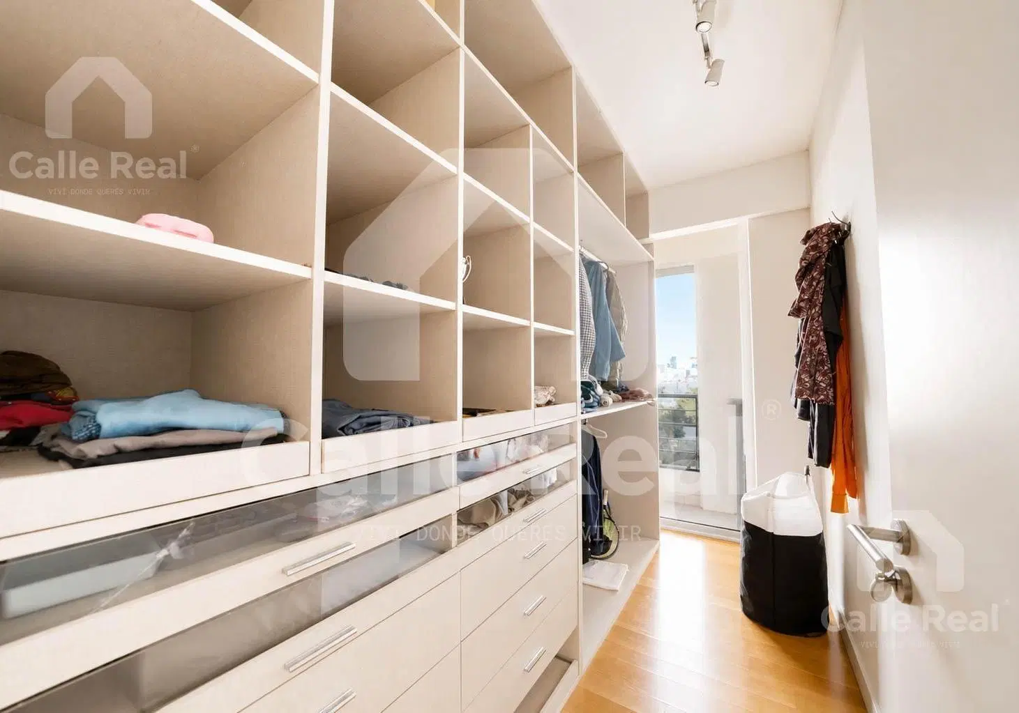 Departamento en alquiler en torre FORUM 4