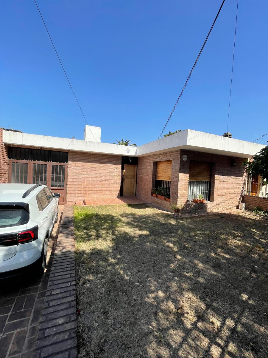 Casa en Venta Parque Velez Sarfield 4 dorm. - Rodriguez de la Torre 929
