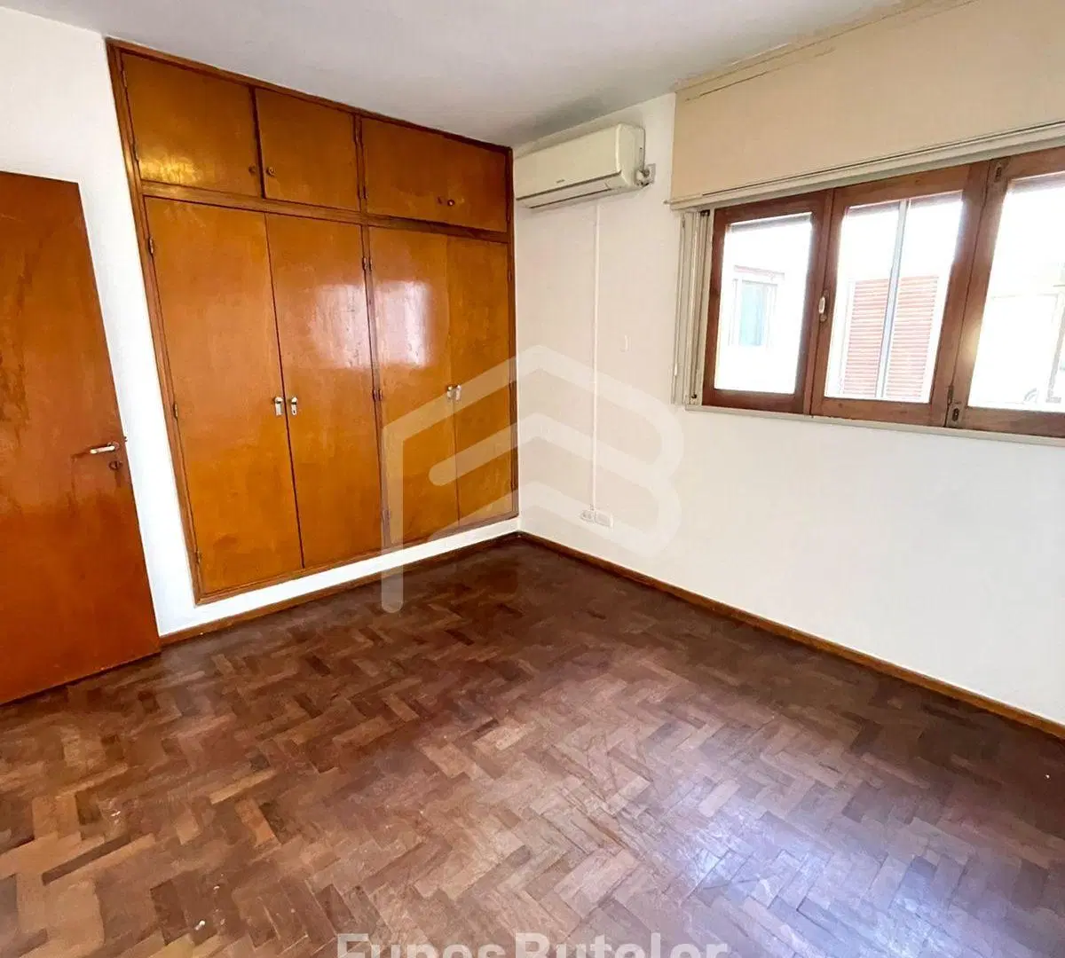 Venta Hermosa Casa Clasica En B ° Rogelio Martinez 3 Dorm. 2