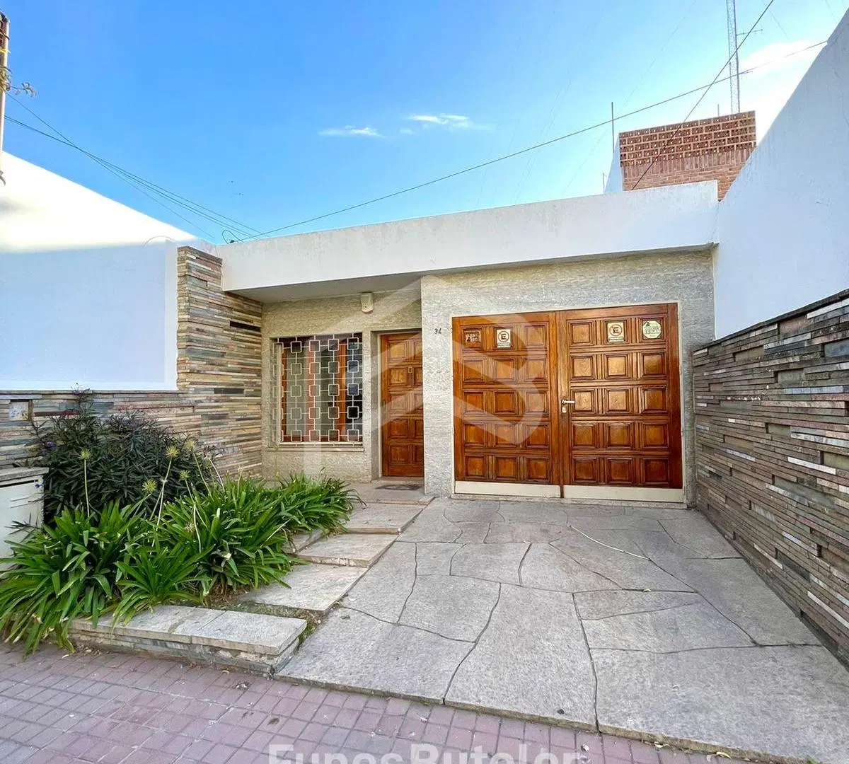 Venta Hermosa Casa Clasica En B ° Rogelio Martinez 3 Dorm. 5