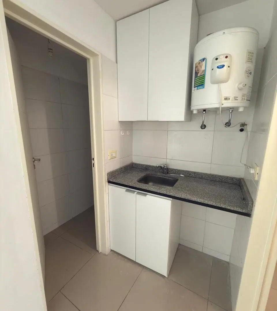 Local Comercial en Excelente ubicación - La Rioja 532 5