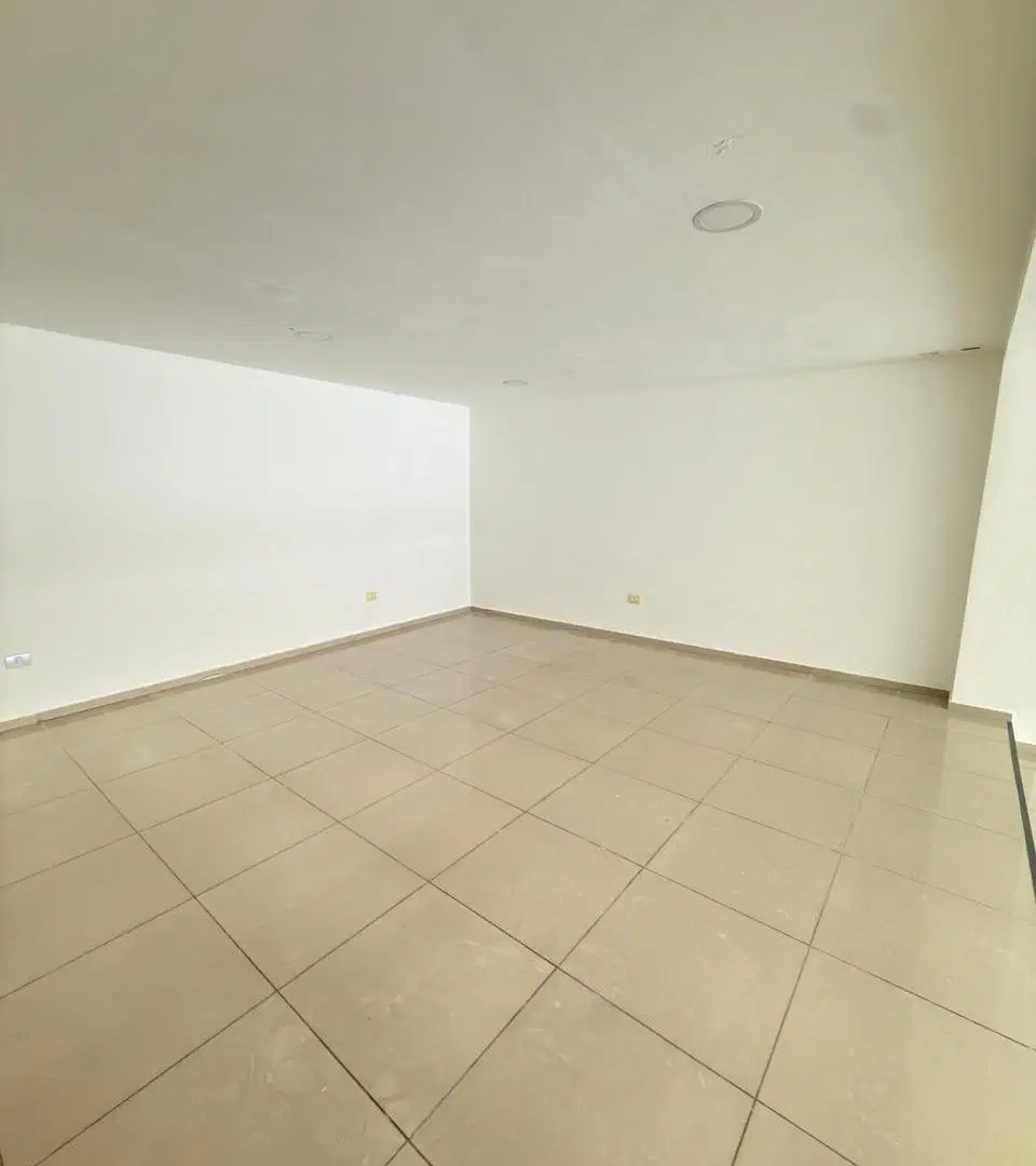 Local Comercial en Excelente ubicación - La Rioja 532 3