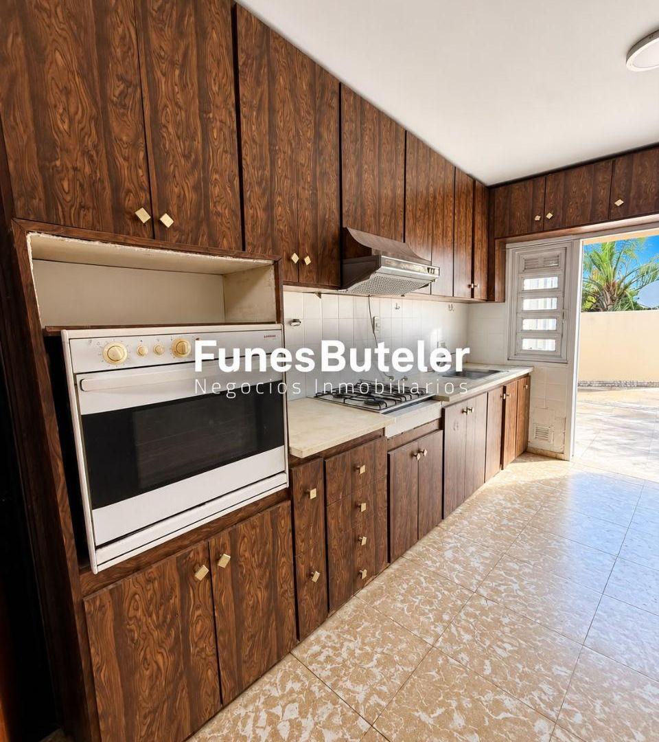 Casa de 4 dormitorios en alquiler en Marqués de Sobremonte