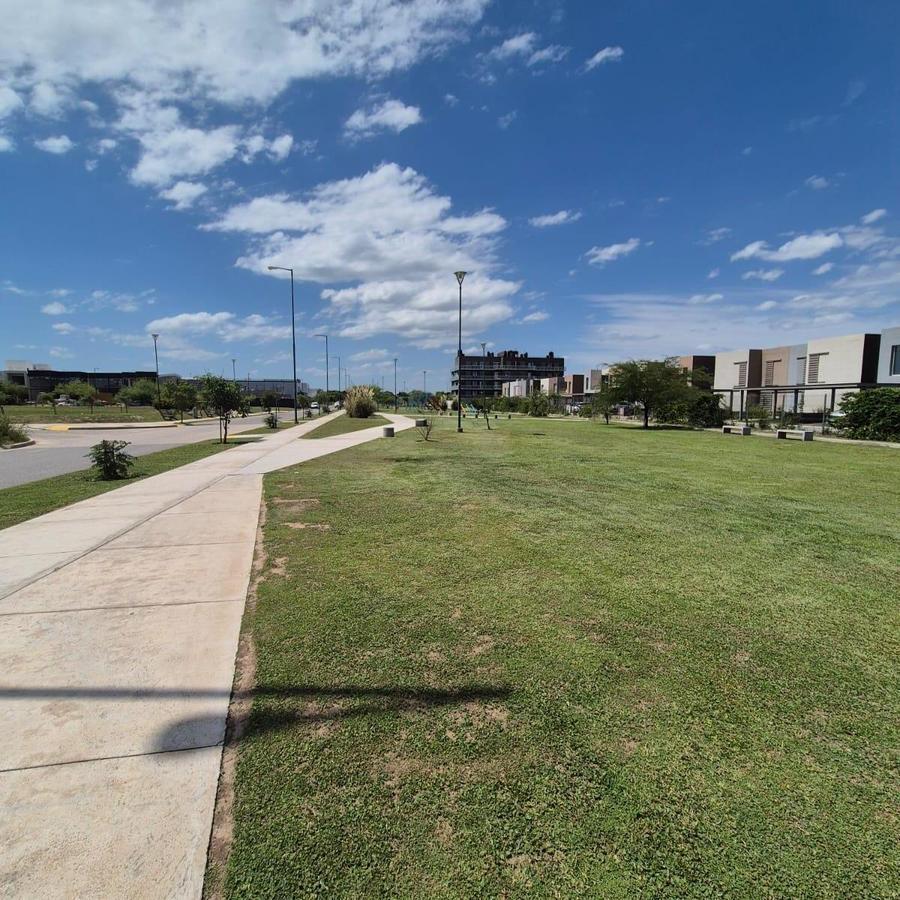 DOCTA Lote en VENTA 250m2 Avenida 3 Malagueño