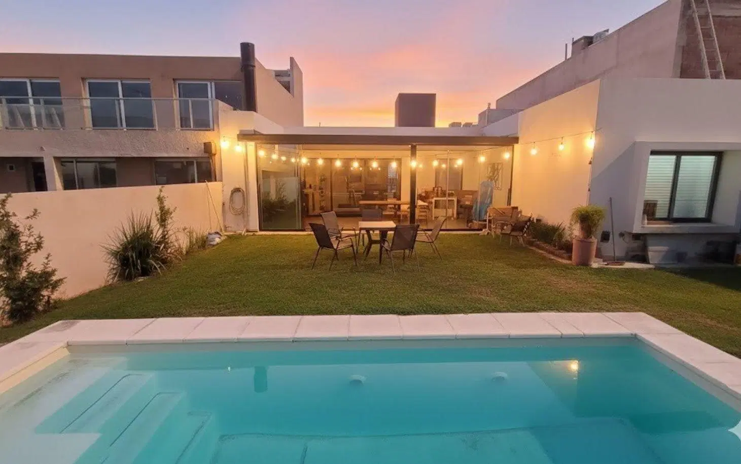 Docta Casa Planta Baja 3 dormitorios 3 baños con Pileta - Zona Con Servicios - Financiacion 1