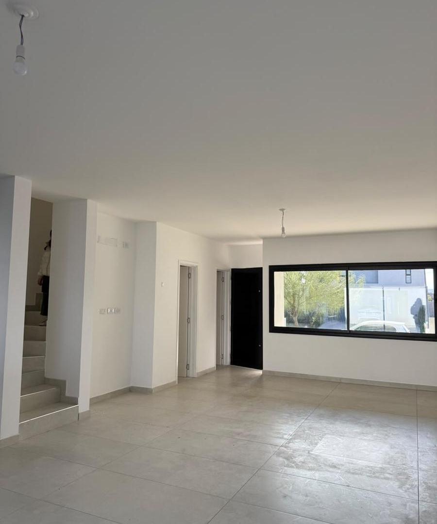 Foto de DUPLEX 3 DORMITORIOS 3 BAÑOS ZONA CONSOLIDADA CATEGORIA, imagen 5
