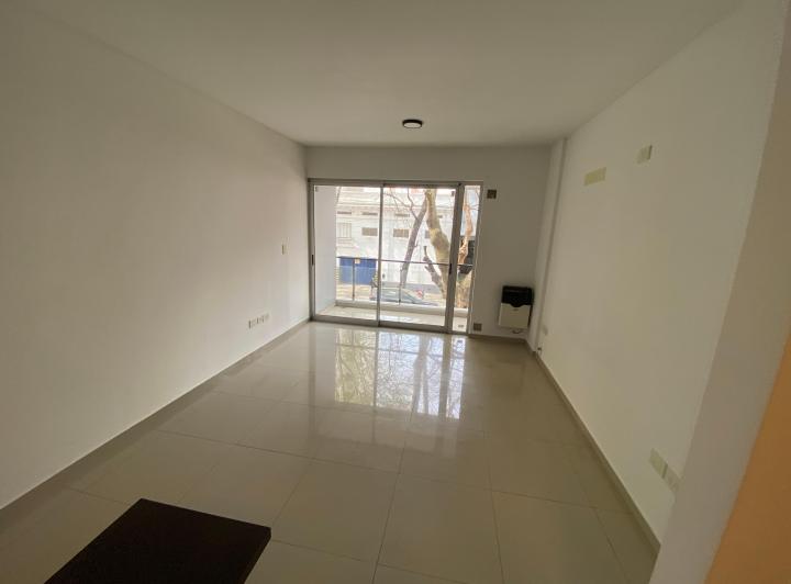 Monoambiente en Alquiler, calle 43 e/ 10 y 11, La Plata 3