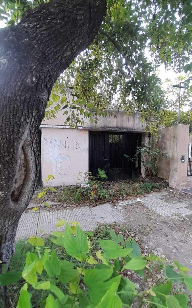 Se vende lote de 275 m2 sin edificaciones y plano para desarrollo de UF tipo dúplex