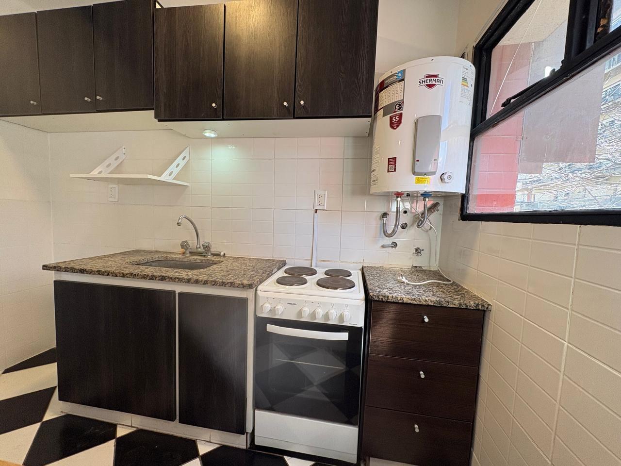 Foto de VENTA | 3 AMB con cochera | La Perla, imagen 2