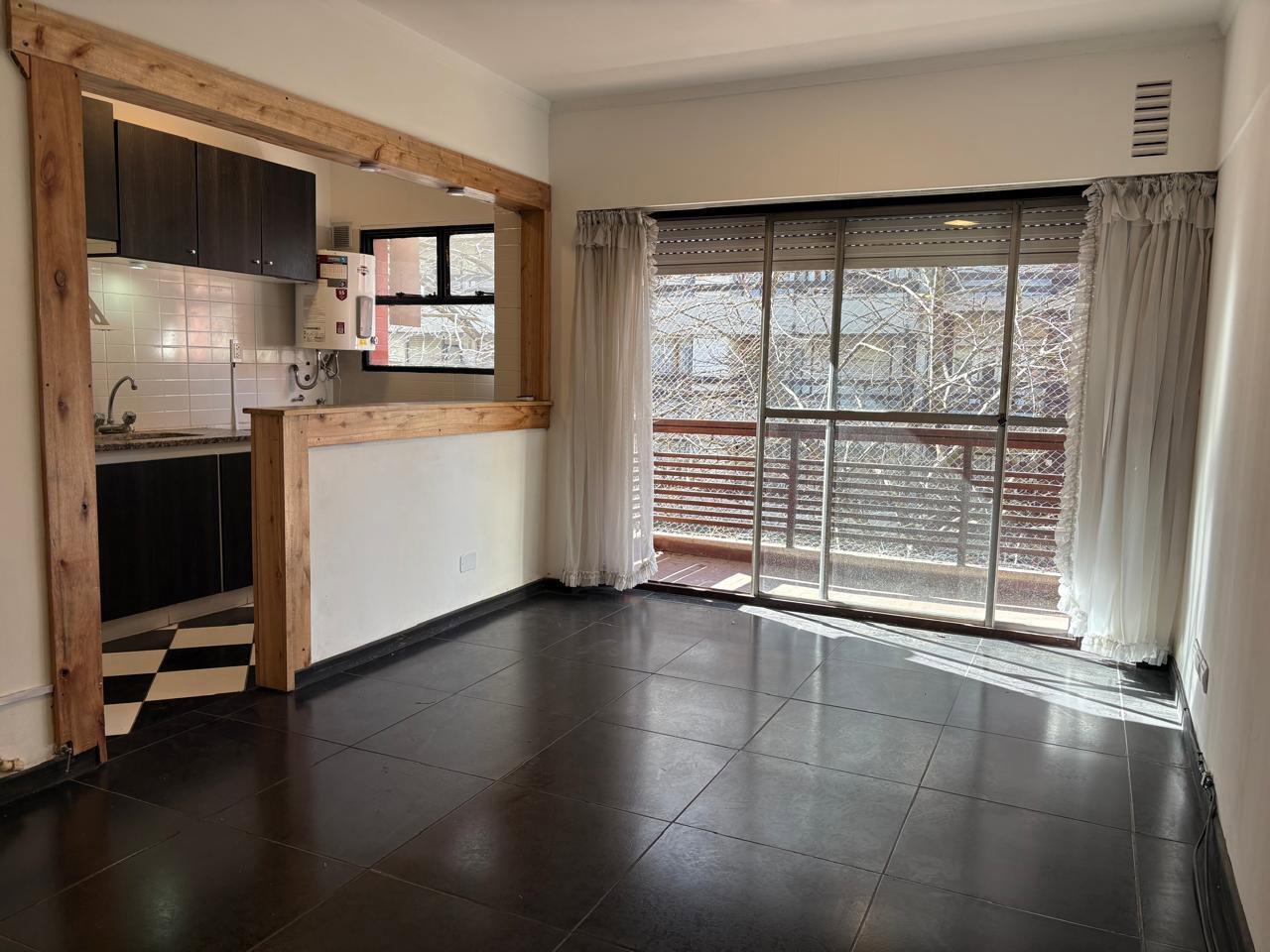Foto de VENTA | 3 AMB con cochera | La Perla, imagen 5