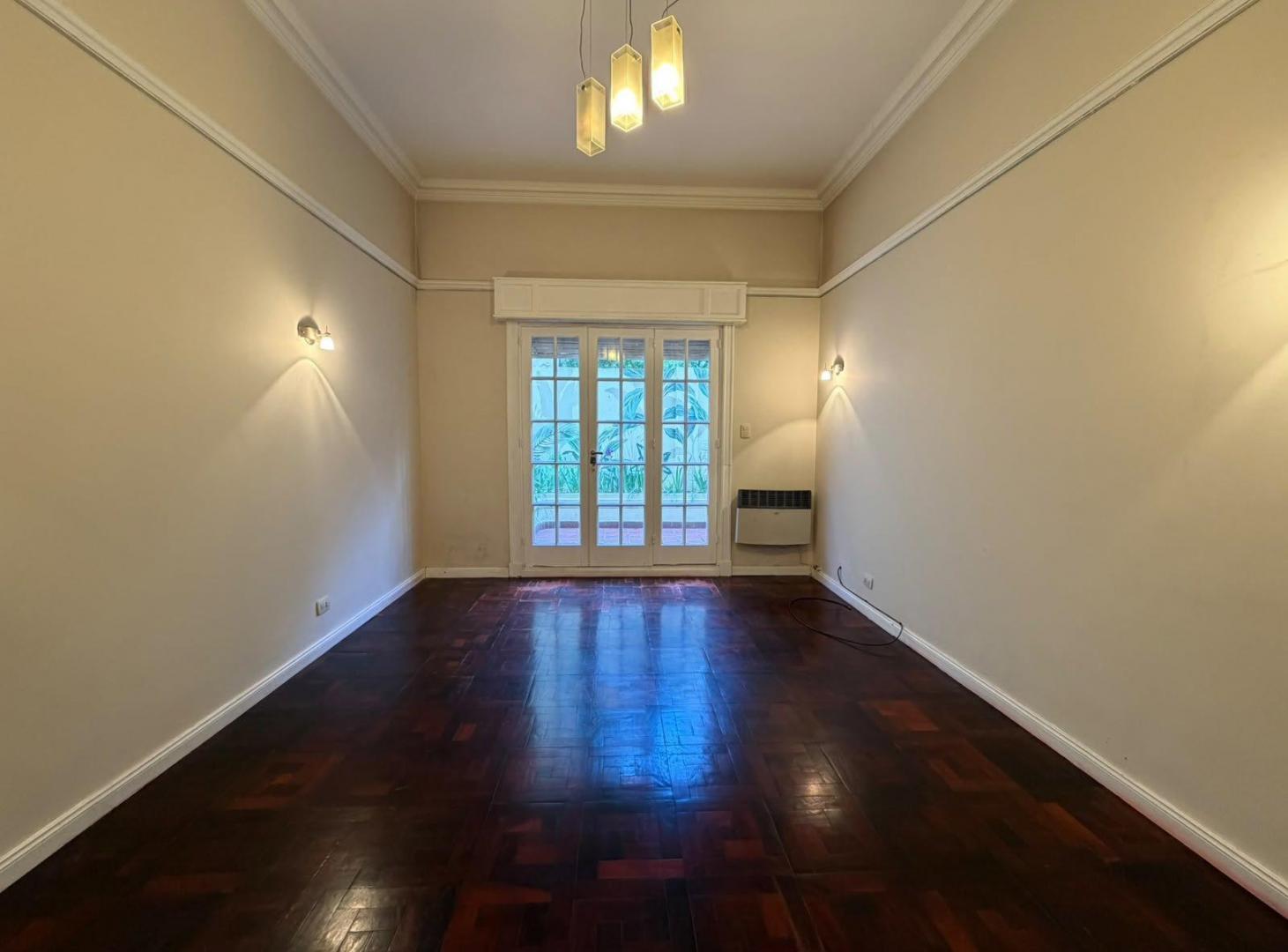 Foto de VENTA y/o ALQUILER | 4 AMB con patio | Plaza Mitre, imagen 2