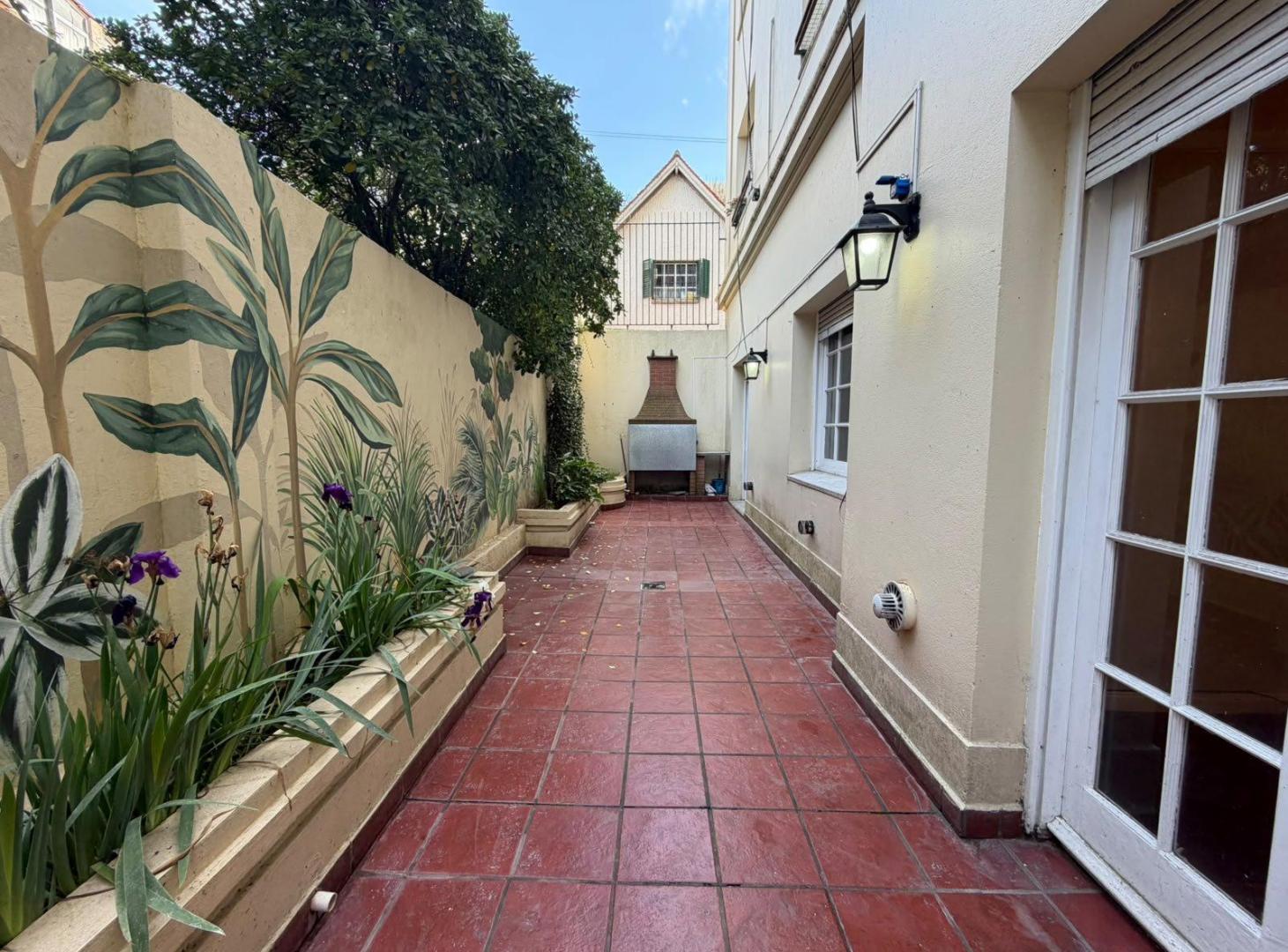 Foto de VENTA y/o ALQUILER | 4 AMB con patio | Plaza Mitre, imagen 3