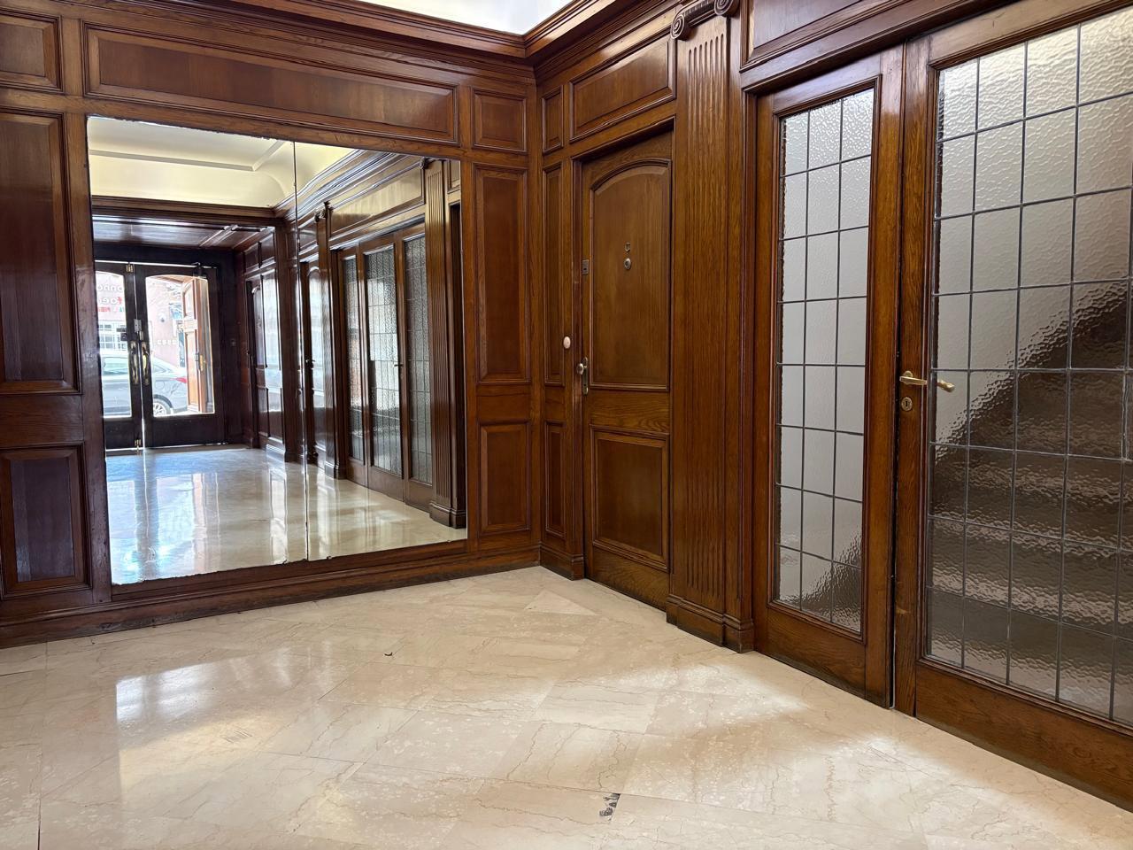 Foto de VENTA y/o ALQUILER | 4 AMB con patio | Plaza Mitre, imagen 1