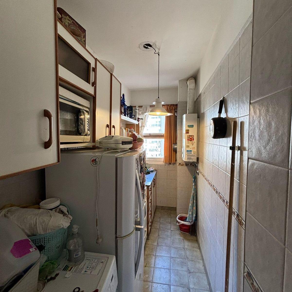 Deparatamento 2 Ambientes con Balcon Saliente a La Calle 4