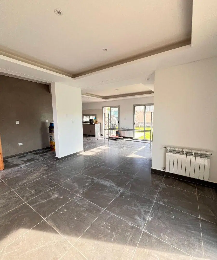 Casa de 500m2 en Venta en Terruños de Araoz 3 2