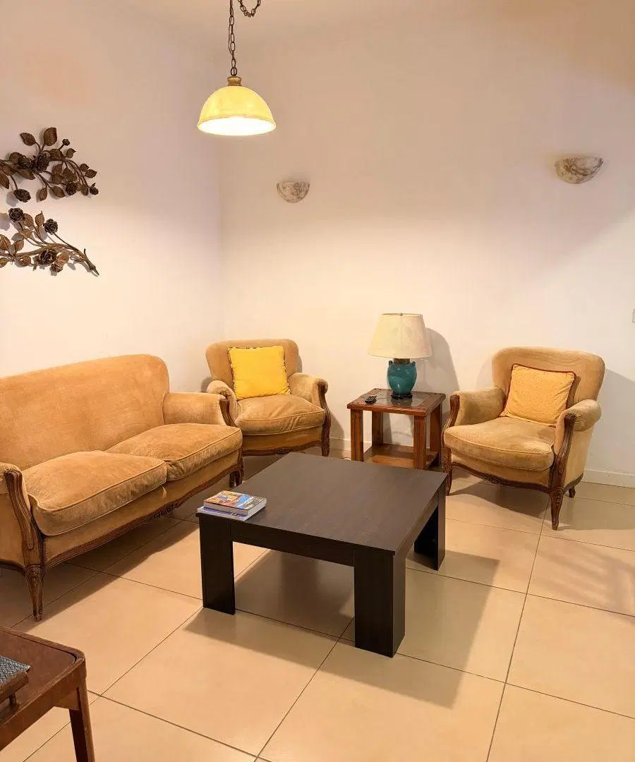 Casa en alquiler en Quinta Sección con 180 m2 y 2 dormitorios 2