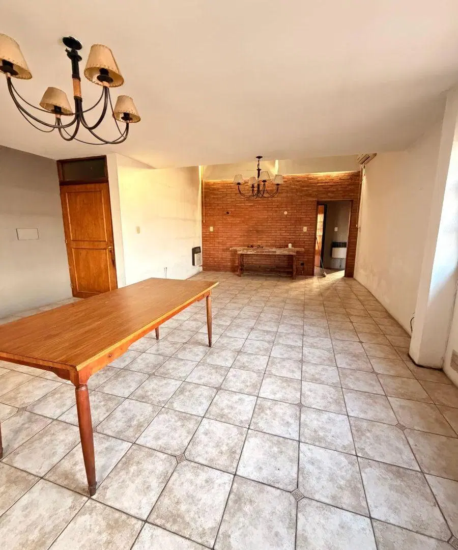 Departamento de 150 m² con 3 dormitorios en venta en Cuarta Sección 3