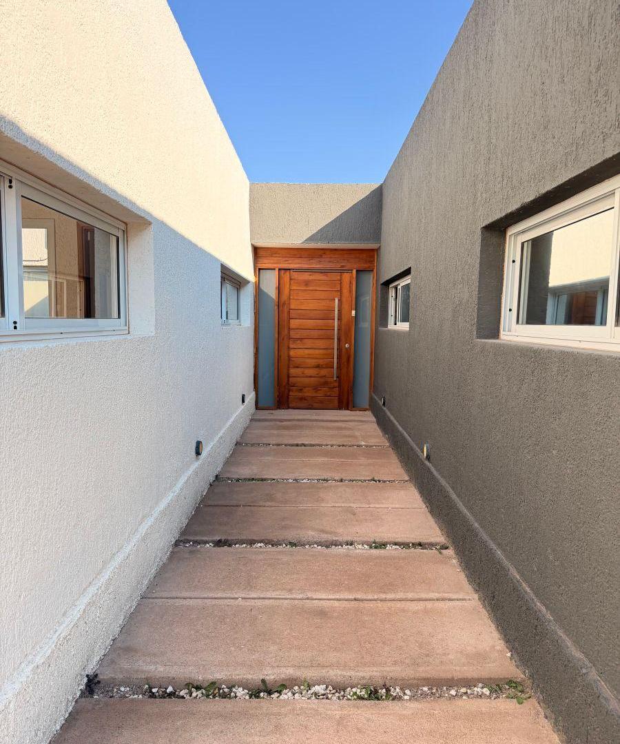 Foto de Casa de 520 m² con 3 dormitorios en alquiler en Pueblo Malbec, imagen 2