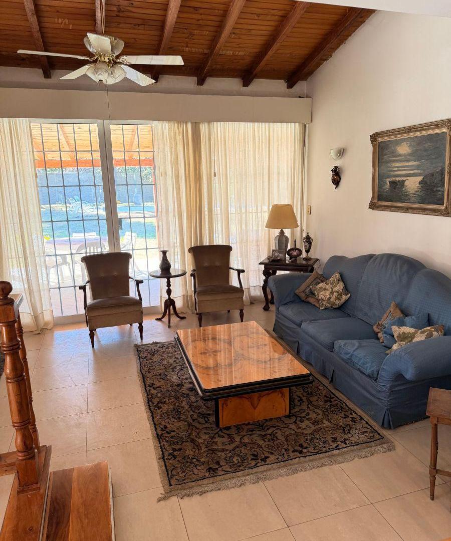Foto de Casa de 2014 m² con 4 dormitorios en alquiler en Luján de Cuyo, imagen 3