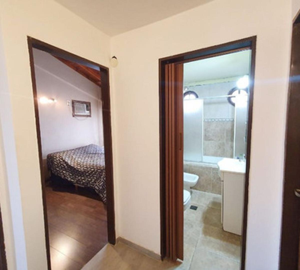 Casa a La Venta en Quilmes Oeste. 1