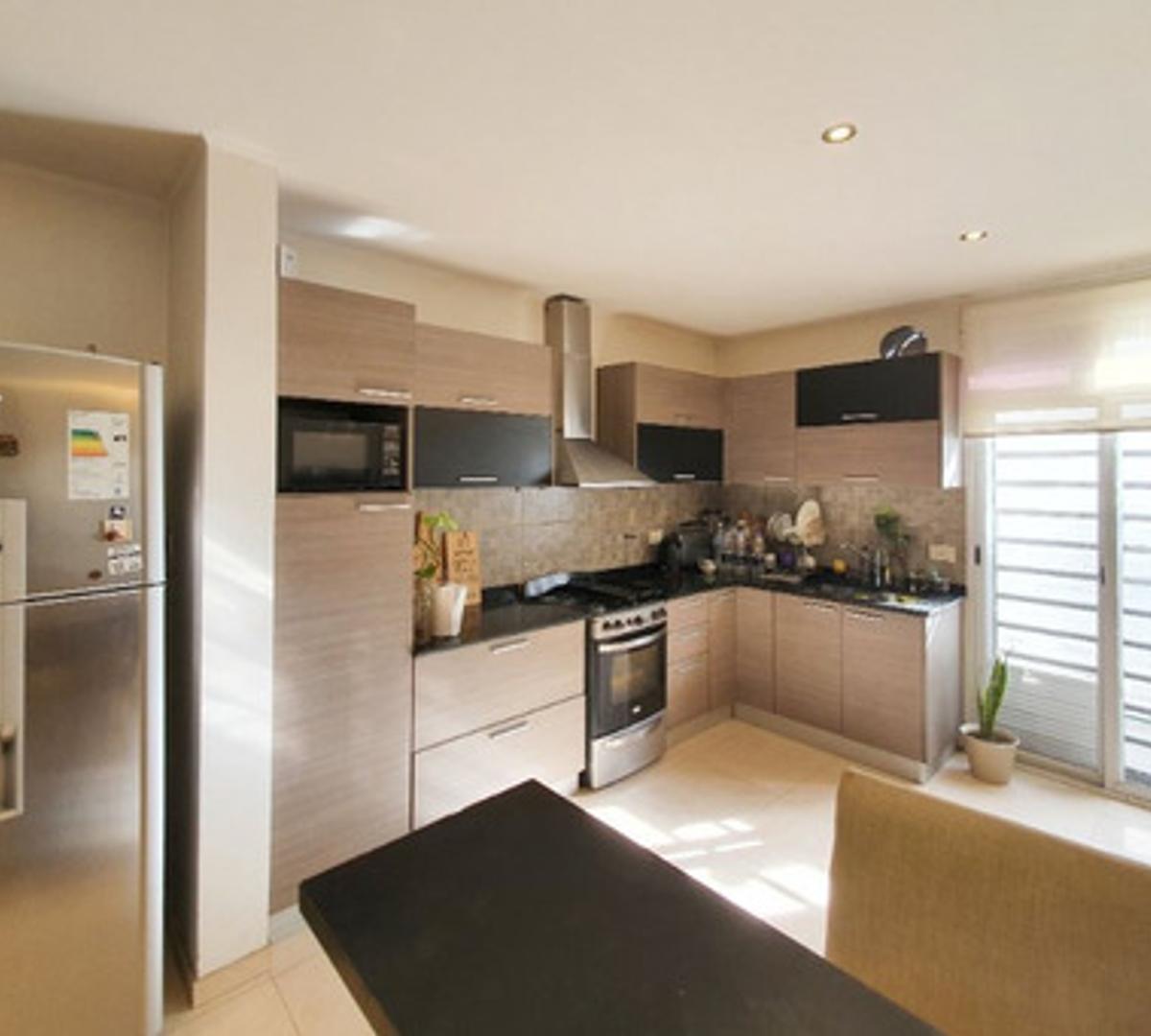 Casa a La Venta en Quilmes Oeste. 4