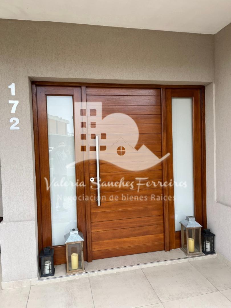 Casa a La Venta en Las Golondrinas 2