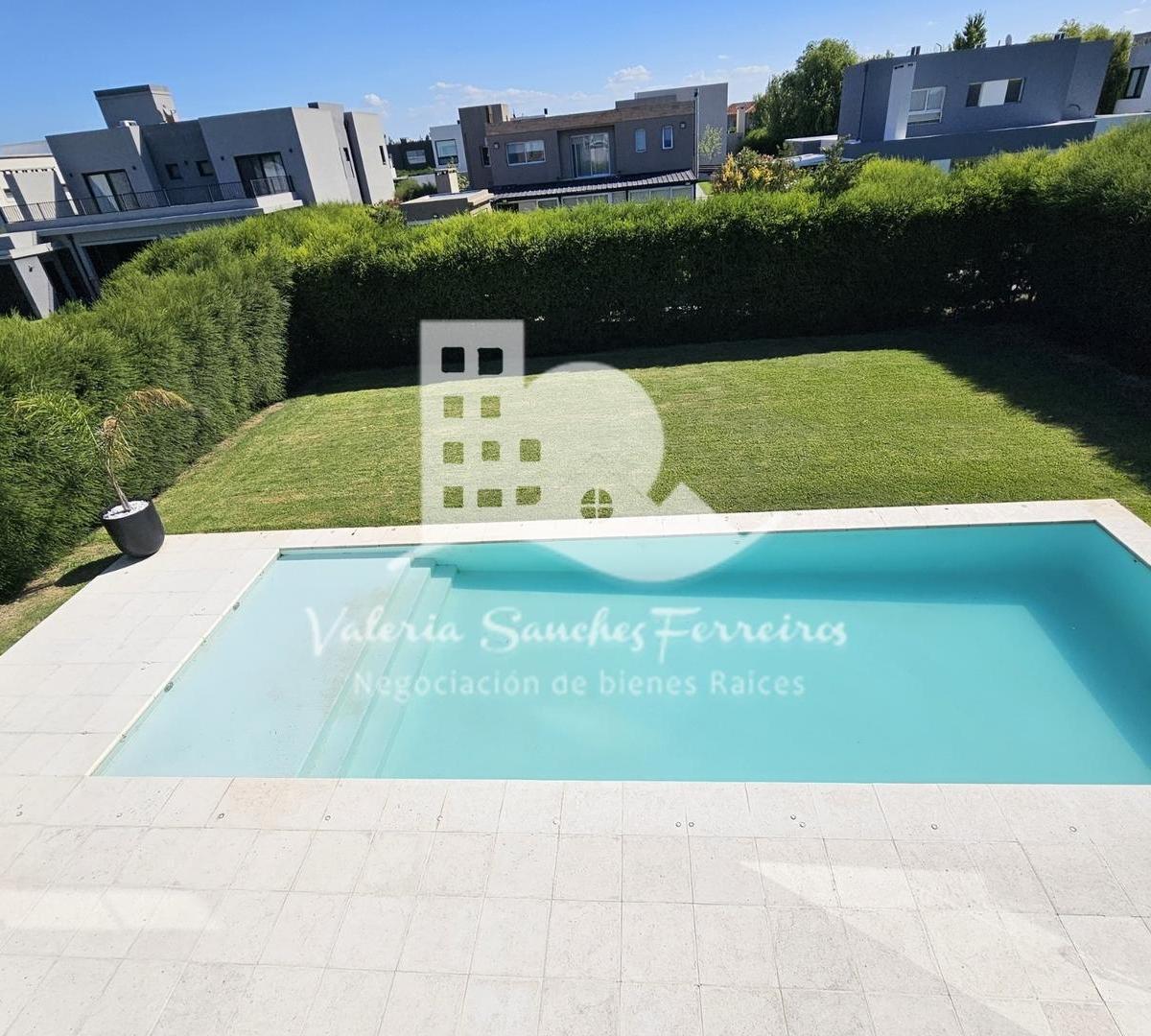 Casa a La Venta en Las Golondrinas 3