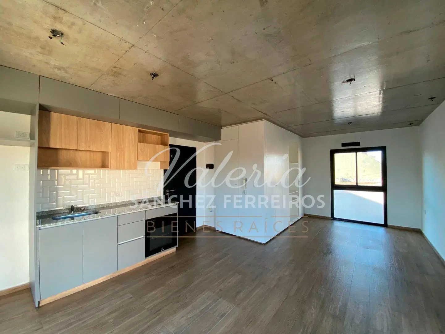Monoambiente en alquiler Quilmes con espacio guardacoche 2