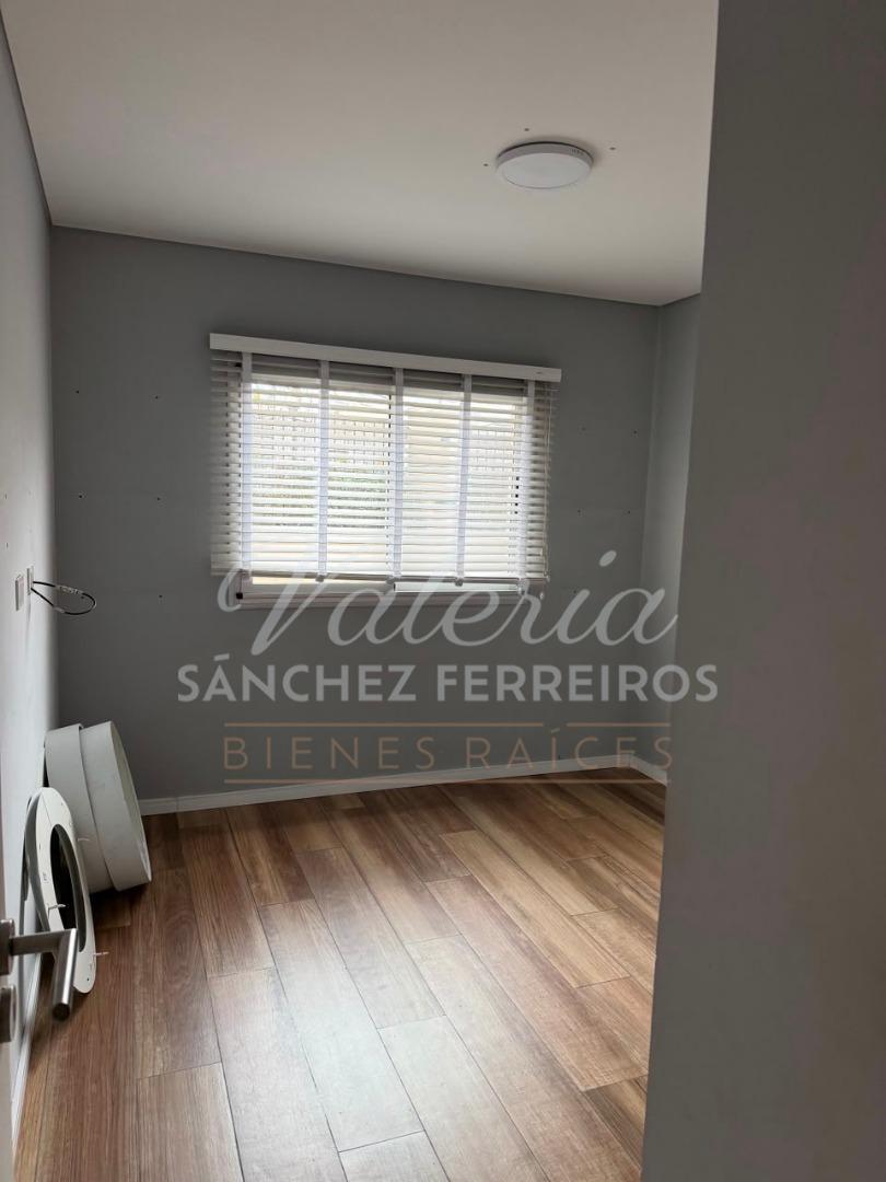 Foto de Departamento 4 ambientes en venta Bernal, imagen 2