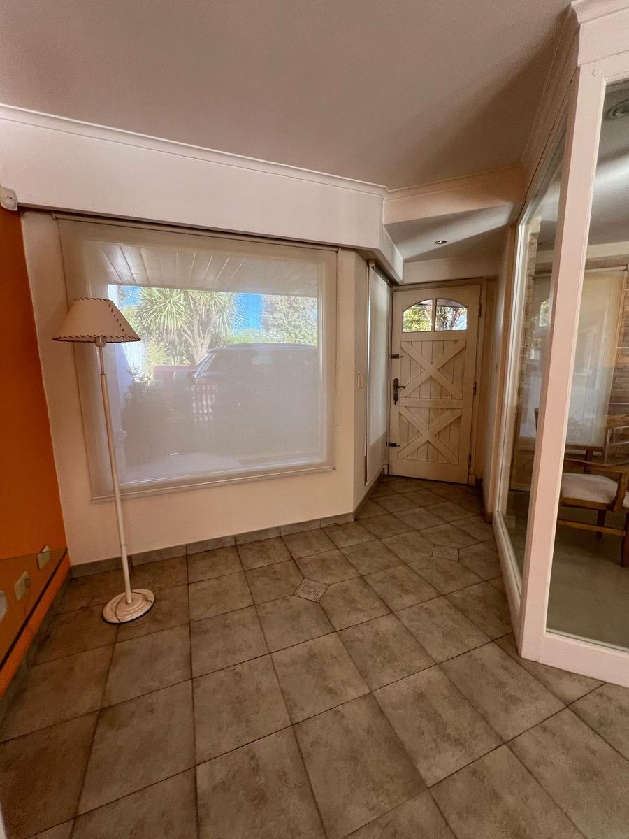 Foto de Casa 4 ambientes con parque, quincho y garage sobre lote de 520m2 en, imagen 4