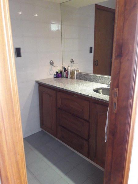 Excelente chalet de 6 ambientes en Andrade y Rejon